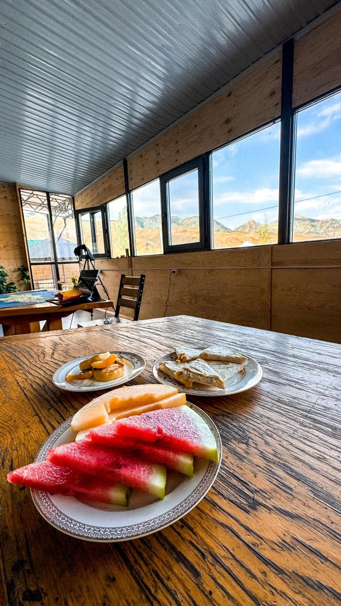Naryn Kezgin Guest House מראה חיצוני תמונה